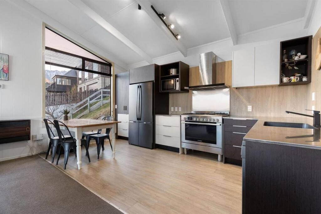 Lakeview Home Retreat At Queenstown Hill Esterno foto